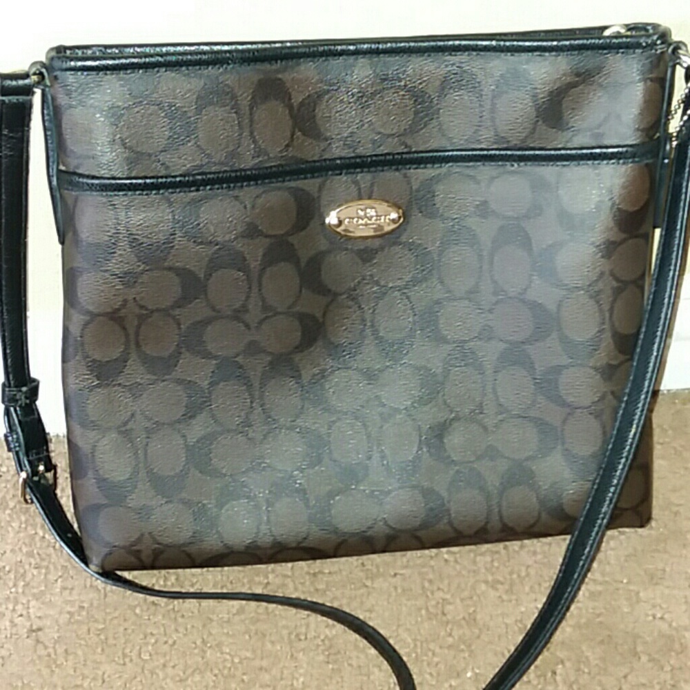 Messenger crossbody